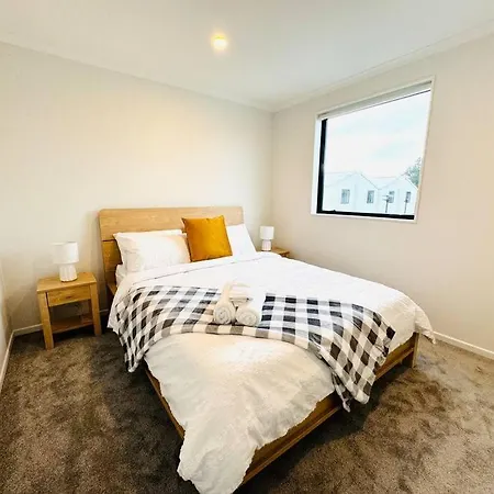 Henderson - 4-Bedrooms Home Auckland Exterior photo
